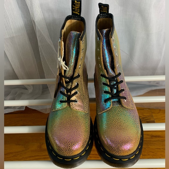 Dr. Martens Women's 1460 Sand Rainbow Ray Boots (NEW) - Picture 7 of 11